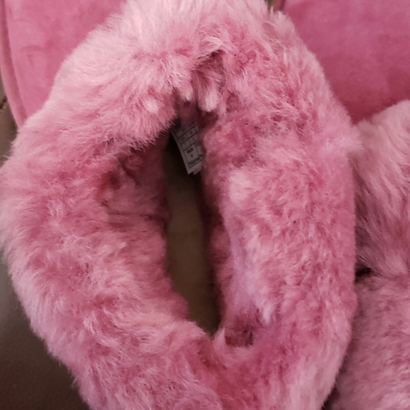 NWOB UGG Classic Mini Fluff 7 Shearling - Picture 11 of 15